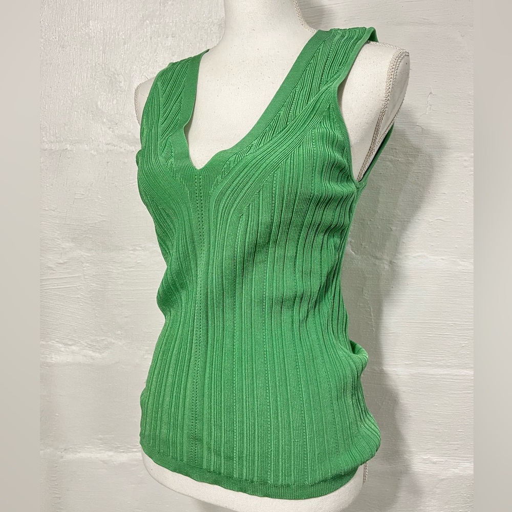 WHITE HOUSE BLACK MARKET RIBBED SCULPTED TANK (950) - Picture 10 of 12